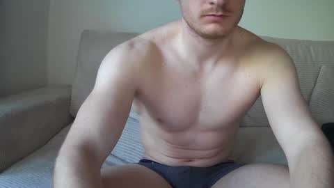 niklas_g online show from April 21, 5:28 pm