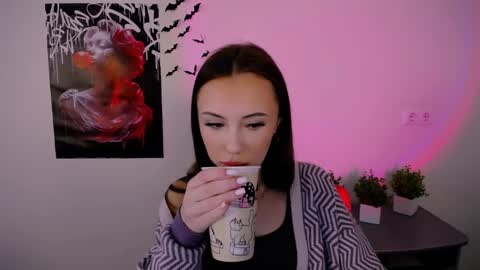 nikonara_ online show from February 10, 9:47 am