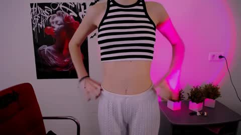 nikonara_ online show from March 12, 11:31 am