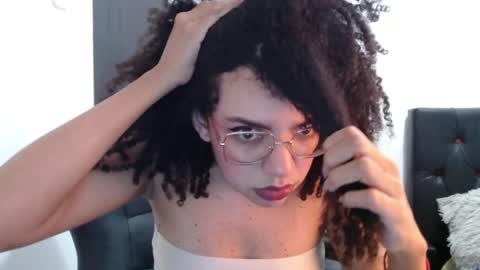 Nicole    GTM-5 1100 pm - 700 am online show from May 22, 6:09 am