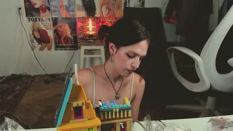 Snapshot of niky_jess chatting on March 4, 12:33 pm Veronica online show from March 4, 12:33 pm