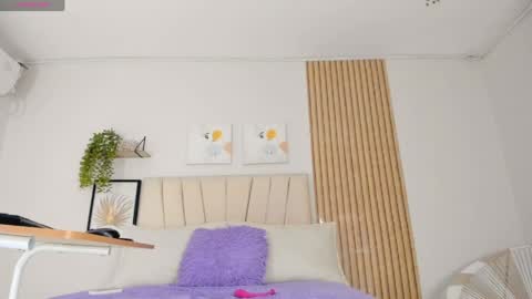 nina_keller_ online show from June 5, 12:28 am