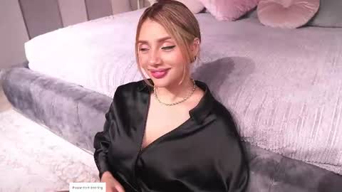 Snapshot of nina_mon chatting on July 11, 2:25 am Angie online show from July 11, 2:25 am