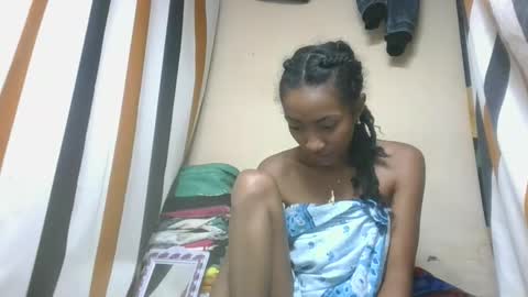 ninaeaa online show from February 3, 8:52 am