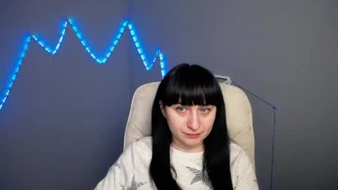 ninaflawlees online show from April 22, 6:16 am