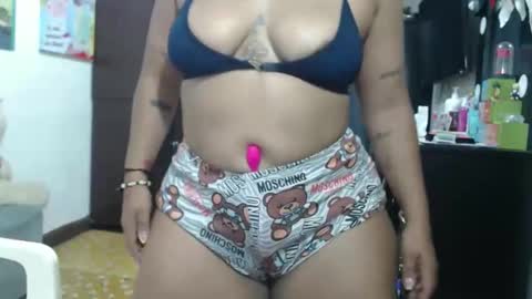 Ninapalmer online show from April 19, 6:10 pm