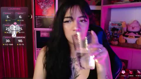 Snapshot of ninfa_ch chatting on March 4, 12:27 am Ninfa online show from March 4, 12:27 am