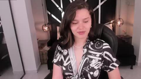 nini_solei online show from April 23, 7:49 pm