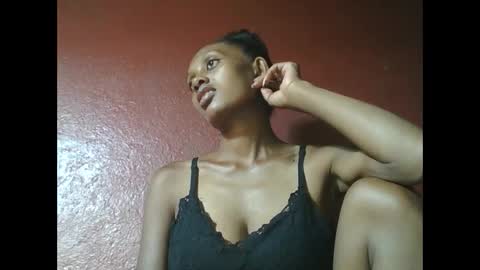 ninie246746 online show from January 21, 4:43 am