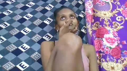 ninie246746 online show from April 1, 4:35 am