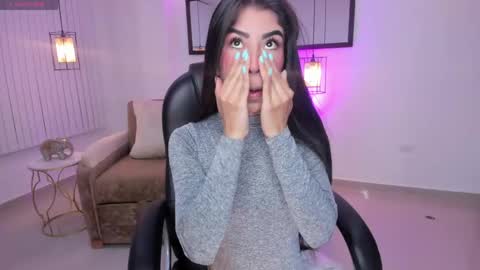 ninna_asppen online show from April 4, 5:06 am