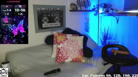 Ainsley              FANSLY-AINSLEYXOXO online show from June 18, 11:42 pm