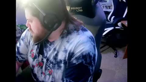 HungStepSon online show from July 11, 1:25 pm