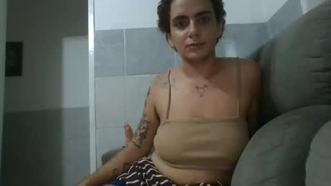 niquetheclown online show from April 17, 12:13 am