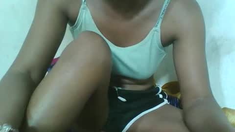 Snapshot of nirinahfy chatting on February 15, 8:57 am nirinahfy online show from February 15, 8:57 am