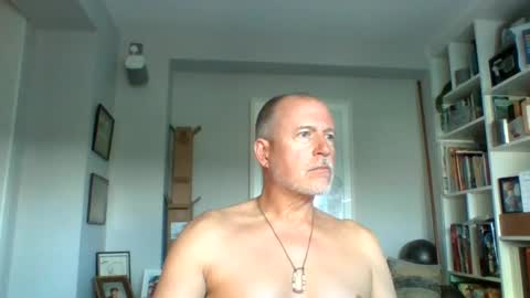Snapshot of nmmm124347 chatting on July 8, 11:15 am nmmm124347 online show from July 8, 11:15 am