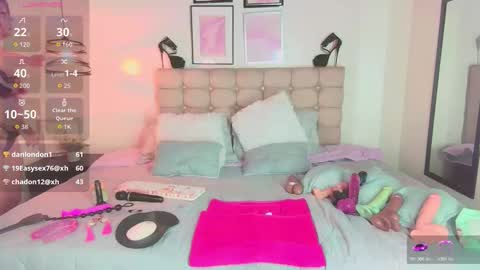 noa   online show from January 31, 7:11 pm