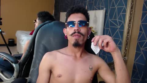 Noah online show from February 10, 11:20 pm