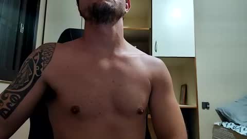 Snapshot of noablaze chatting on December 5, 3:48 am Blaze online show from December 5, 3:48 am