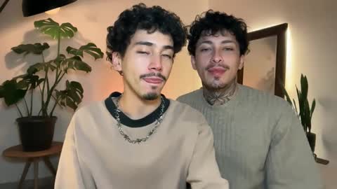Snapshot of noah_and_steven chatting on June 1, 2:57 am noah_and_steven online show from June 1, 2:57 am