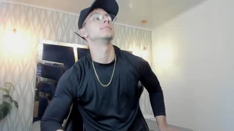 Noah online show from March 23, 5:06 pm