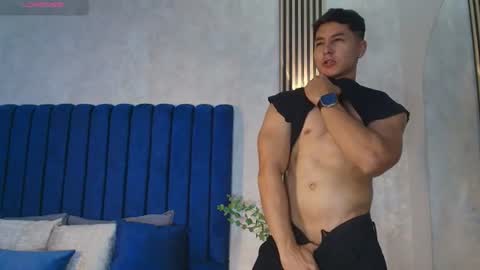 Snapshot of noah_clarkk chatting on June 11, 6:06 pm Noah online show from June 11, 6:06 pm