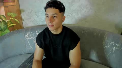 Snapshot of noah_clarkk chatting on June 27, 4:01 pm Noah online show from June 27, 4:01 pm