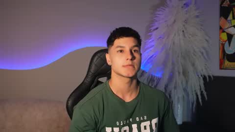 Snapshot of noah_clarkk chatting on July 4, 6:03 pm Noah online show from July 4, 6:03 pm