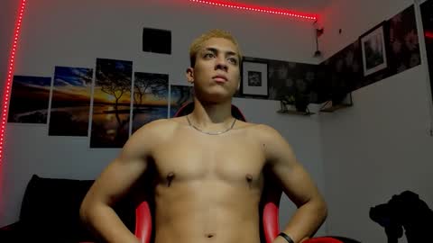 noah_flynn1 online show from February 26, 6:45 am