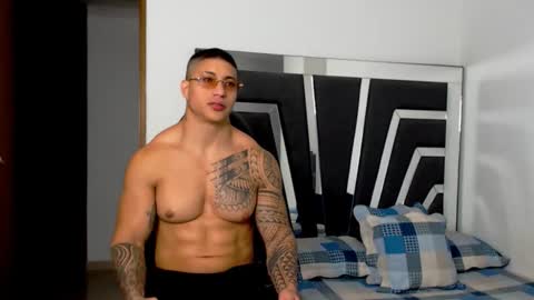 Noah Harris01 online show from April 8, 4:45 am