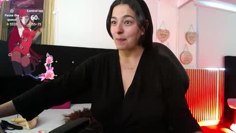 Noah  online show from February 3, 6:46 pm