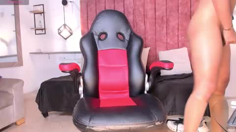 Snapshot of noah_katz chatting on February 12, 6:30 am Noah online show from February 12, 6:30 am