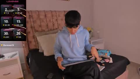 NOAH online show from March 3, 10:54 am