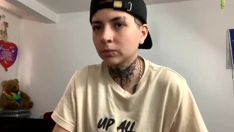 Snapshot of noah_martini chatting on December 5, 9:06 pm noah hehim online show from December 5, 9:06 pm