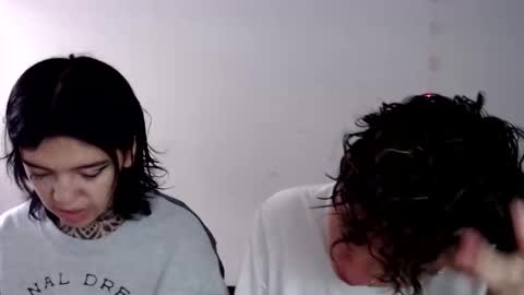 Snapshot of noah_martini chatting on December 17, 3:39 pm noah hehim online show from December 17, 3:39 pm