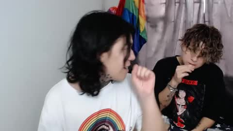 Snapshot of noah_martini chatting on December 28, 9:40 pm noah hehim online show from December 28, 9:40 pm