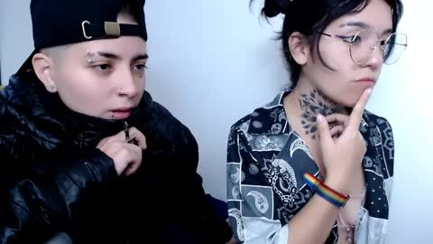 Snapshot of noah_martini chatting on February 19, 2:01 pm noah hehim online show from February 19, 2:01 pm