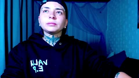 noah hehim    online show from April 2, 3:59 am