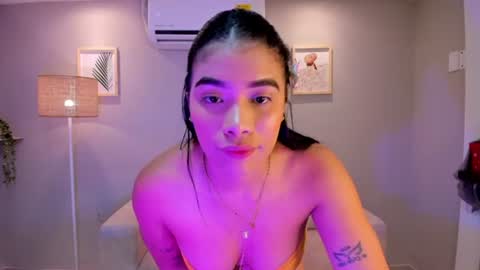 Snapshot of noah_owenss chatting on July 15, 12:43 pm Noemy online show from July 15, 12:43 pm