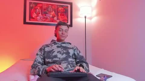 noahh_sky online show from March 25, 3:56 am