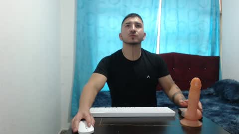 noahmurillo online show from May 21, 6:04 pm