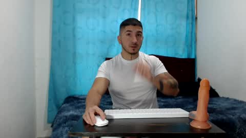 noahmurillo online show from May 23, 6:34 pm