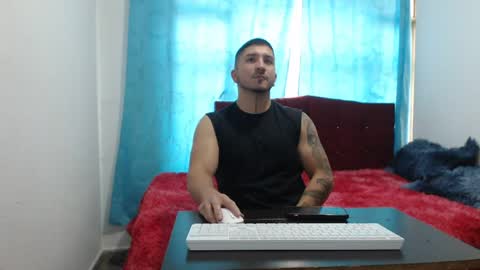 noahmurillo online show from May 24, 7:08 pm