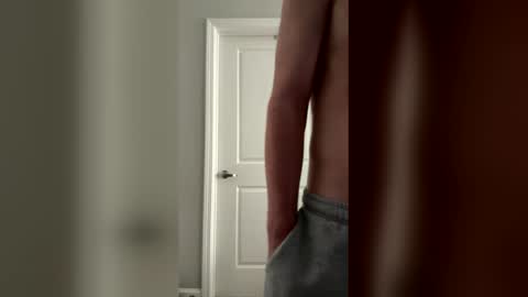 Snapshot of noahsmith1900 chatting on April 6, 2:51 pm noahistrue online show from April 6, 2:51 pm