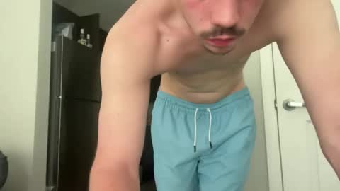 Snapshot of noahsmith1900 chatting on April 10, 4:33 pm noahistrue online show from April 10, 4:33 pm