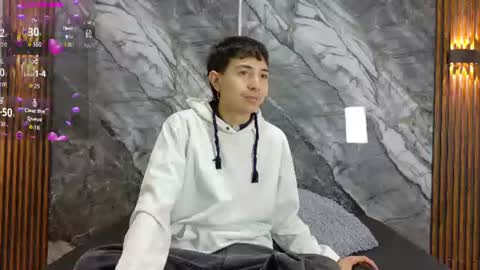 Snapshot of noahwalker__ chatting on June 15, 11:01 am online show from June 15, 11:01 am