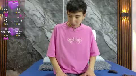 Snapshot of noahwalker__ chatting on July 1, 11:34 am online show from July 1, 11:34 am