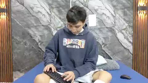 Snapshot of noahwalker__ chatting on July 16, 11:16 am online show from July 16, 11:16 am