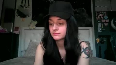 Noelle online show from April 2, 5:10 pm