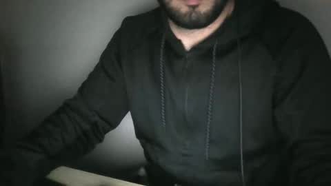 nogueiira98 online show from May 18, 1:02 am
